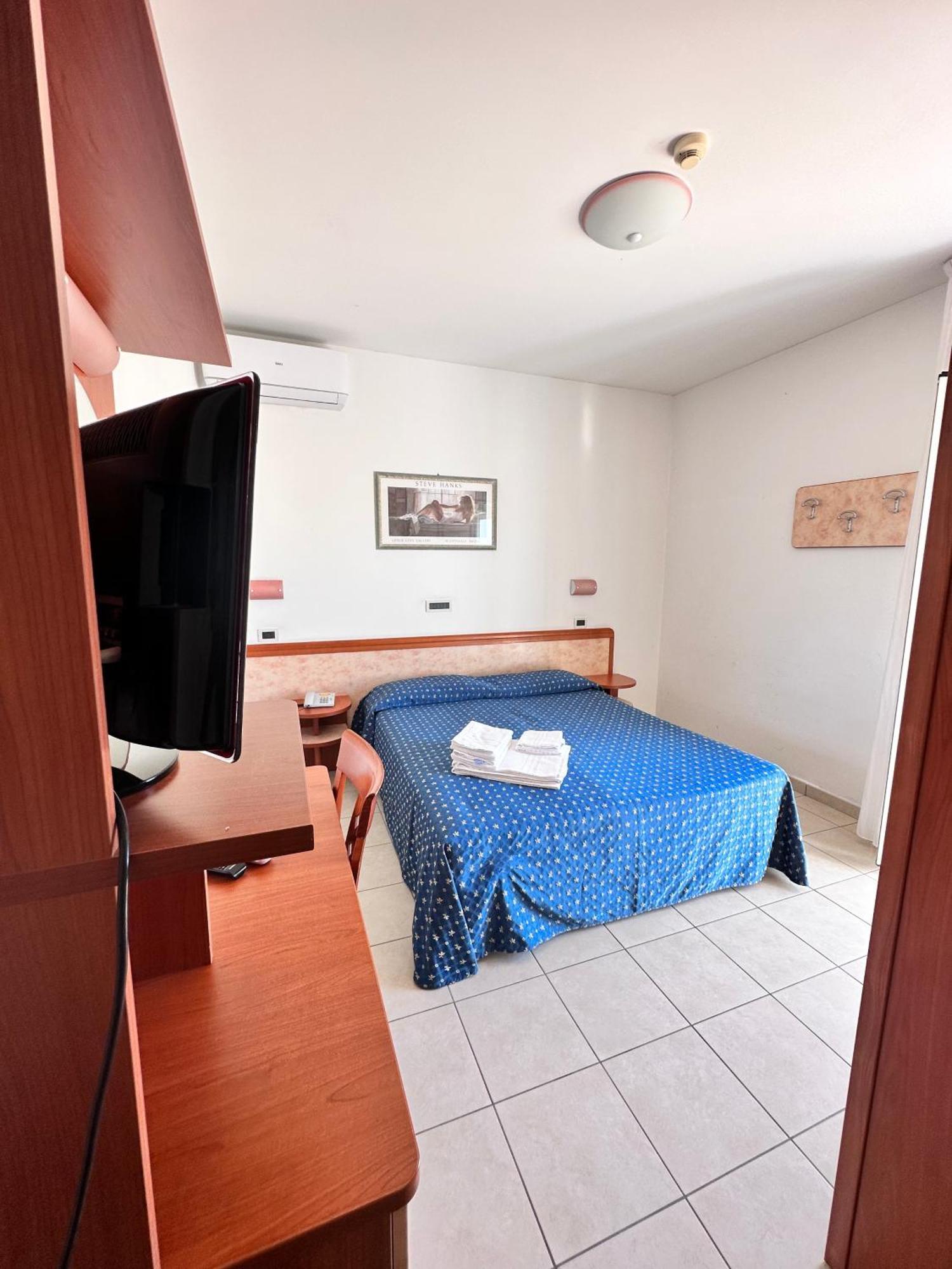 Hotel Holiday Martinsicuro Zimmer foto